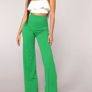 Brand new without tags Kelly green fashion nova Victoria high rise pants